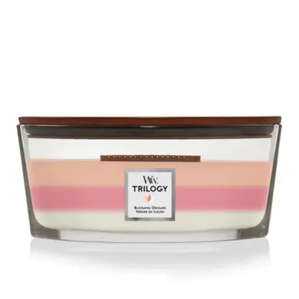 Ароматическая свеча с нежными нотами Woodwick Trilogy Blooming Orchard
